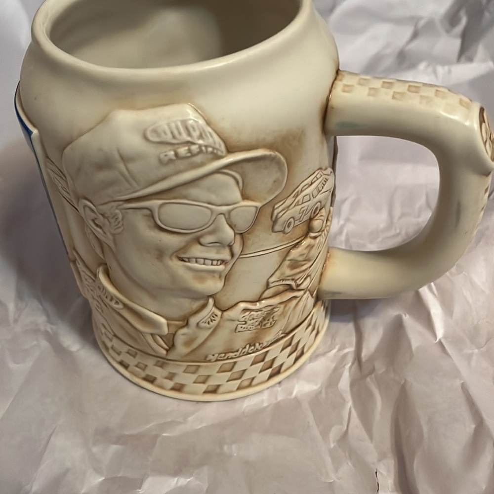 1997 Jeff Gordon stein, gently used - Picture 2 of 6